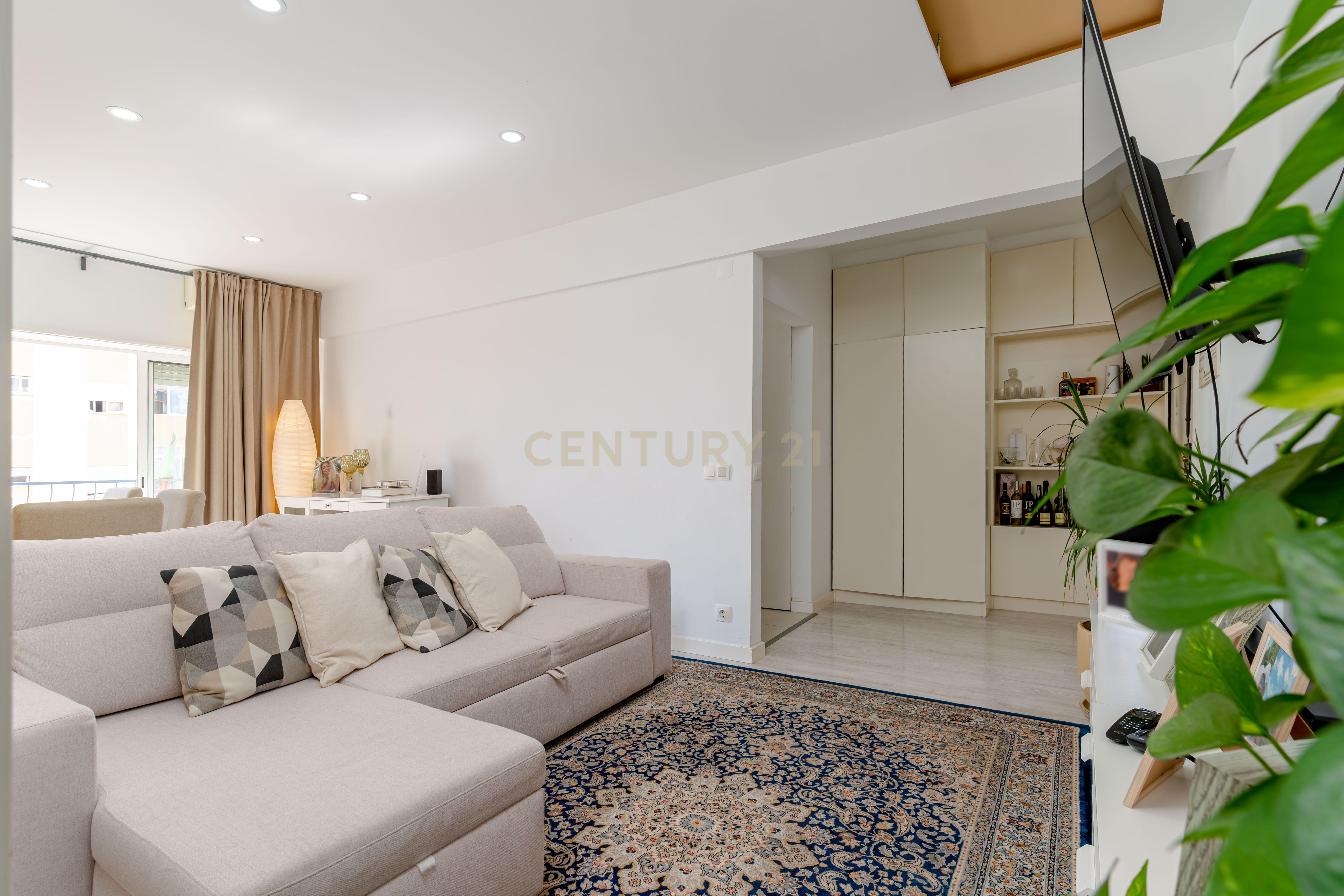 Fotografia 7 de Apartamento T3 Renovado nas Paivas, Amora, Seixal