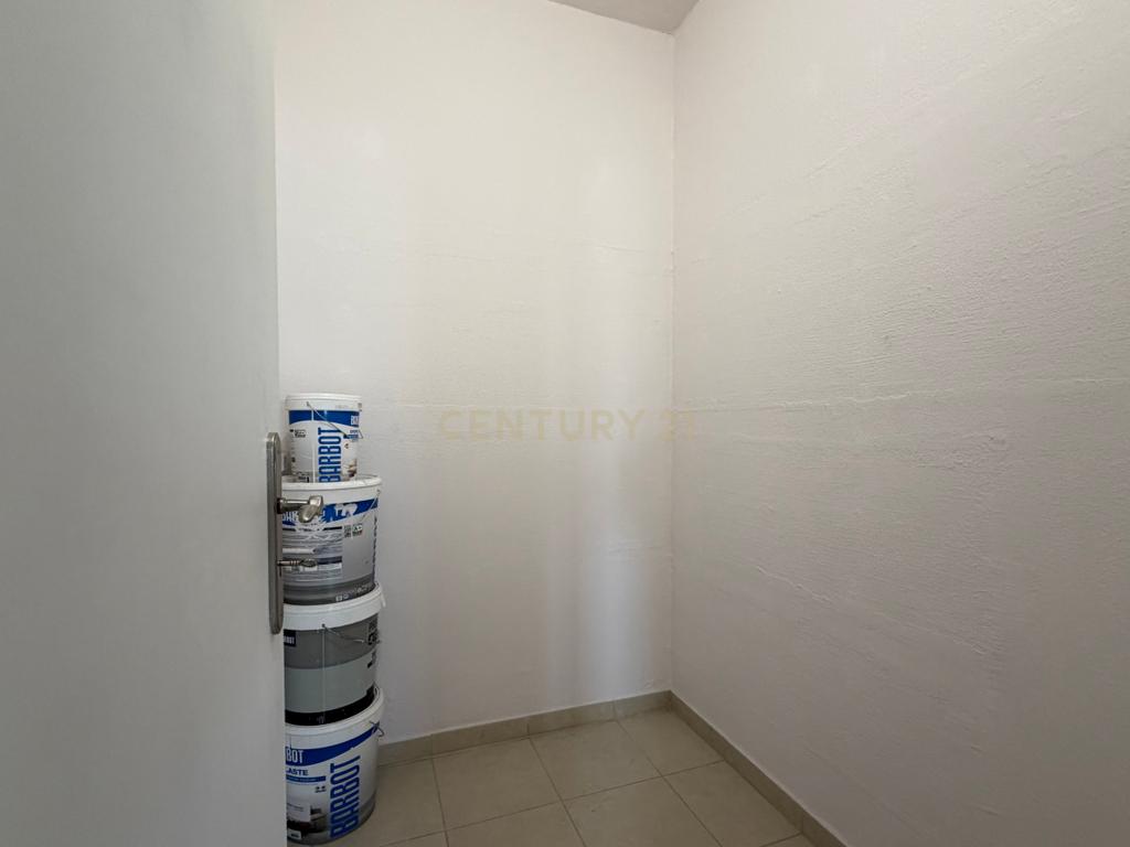 Apartamento T2 Renovado e Equipado | São Sebastião, Setúbal - Image 7