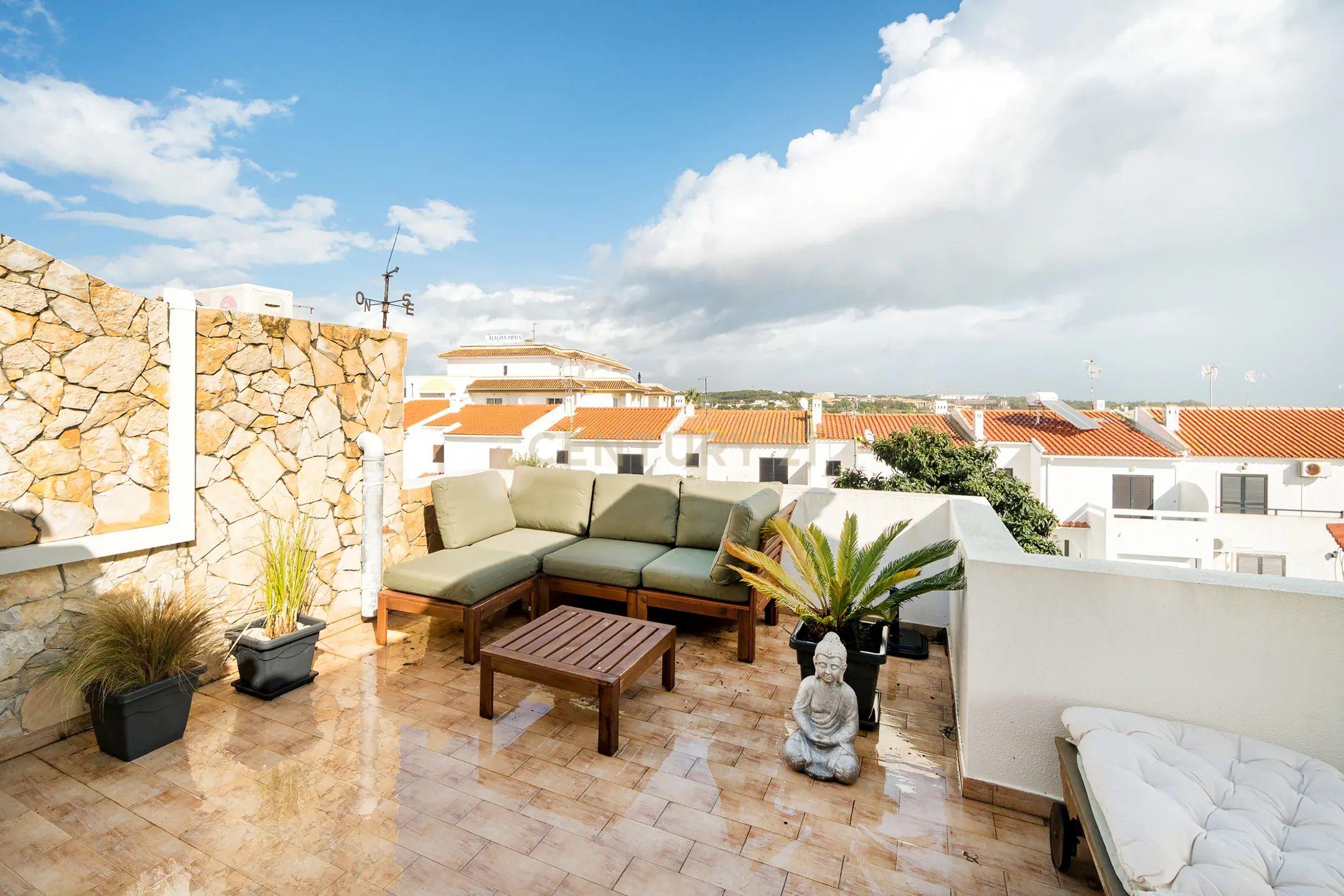 Casa Moderna em Altura com Jardim e Terraço - Image 1