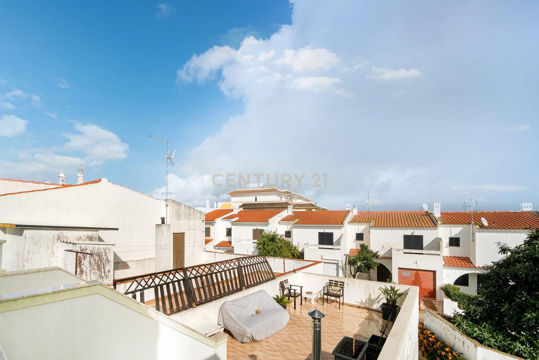 Casa Moderna em Altura com Jardim e Terraço - Image 13