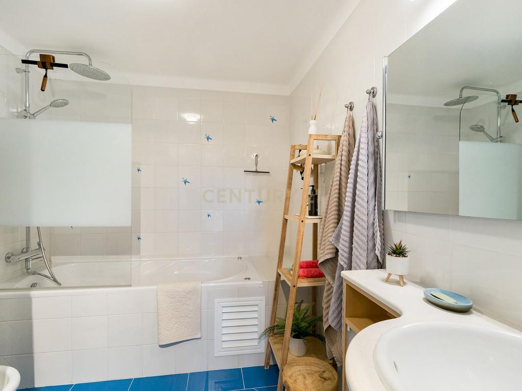 Casa Moderna em Altura com Jardim e Terraço - Image 17