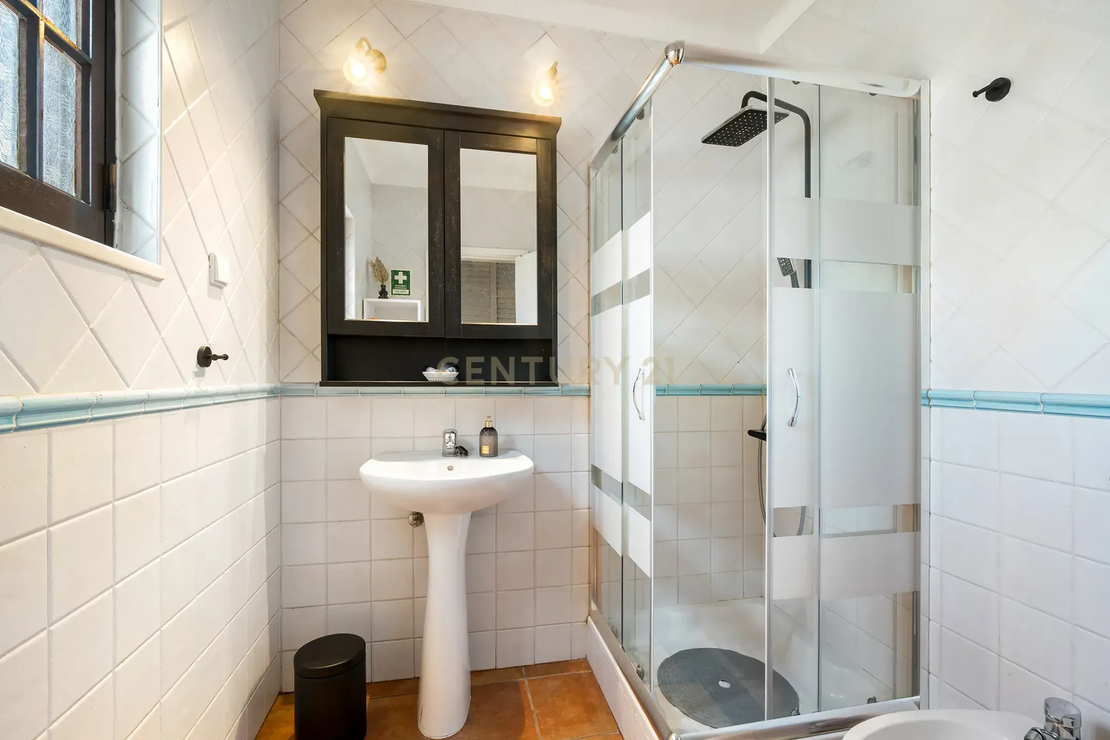 Casa Moderna em Altura com Jardim e Terraço - Image 22