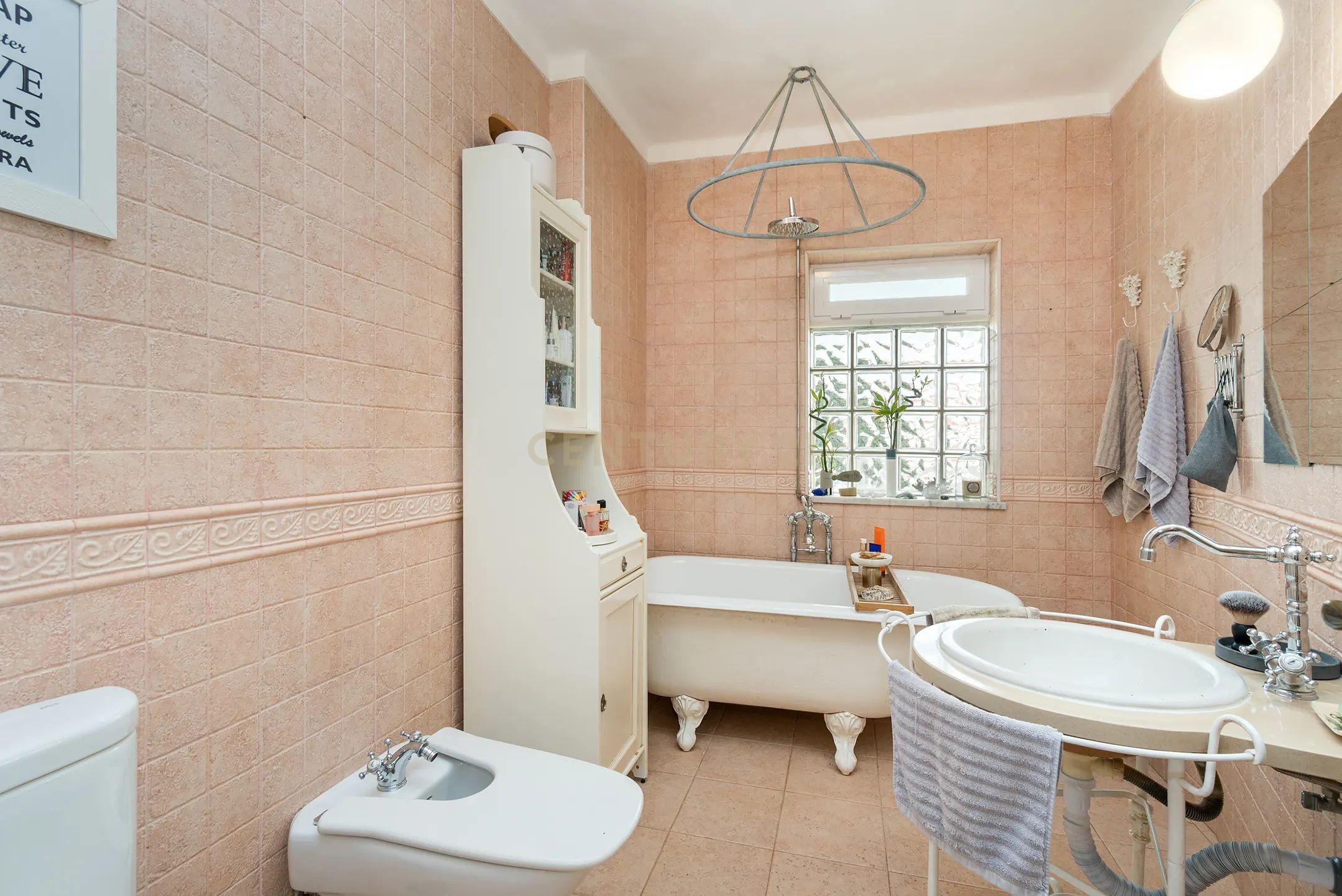 Casa Moderna em Altura com Jardim e Terraço - Image 28