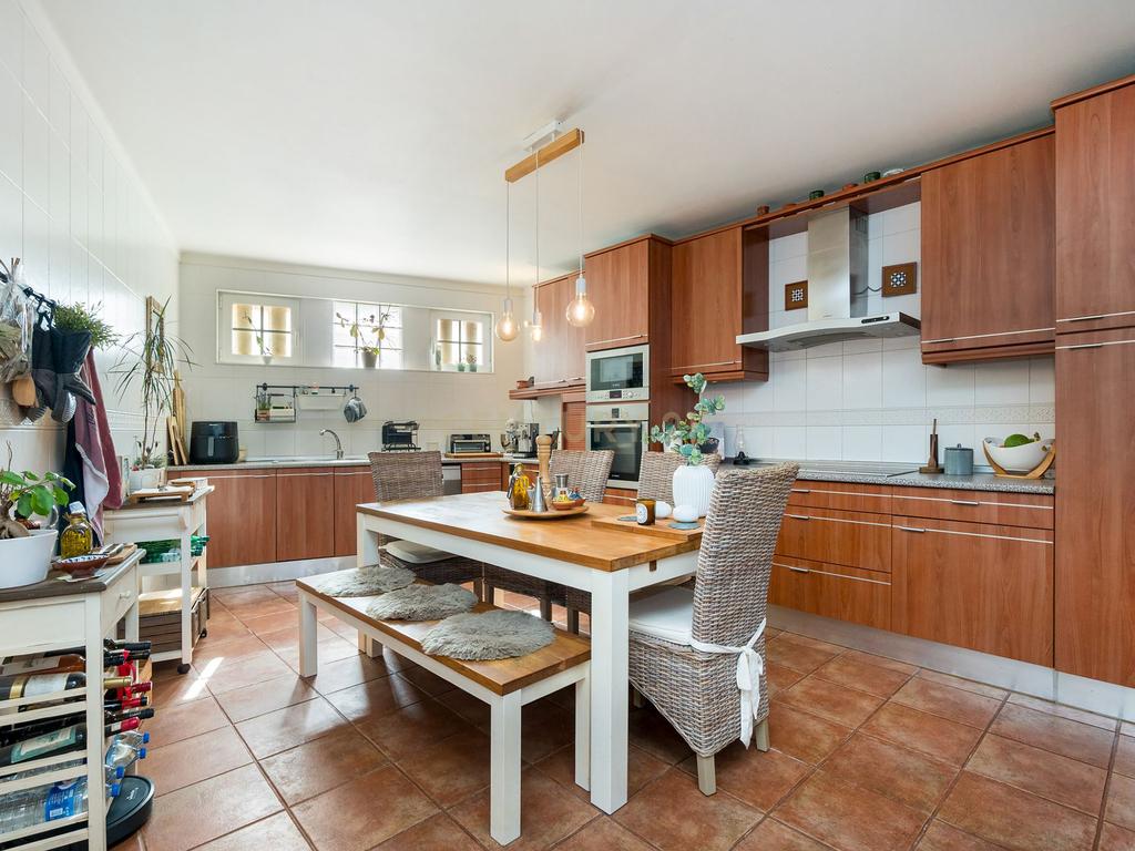 Casa Moderna em Altura com Jardim e Terraço - Image 5