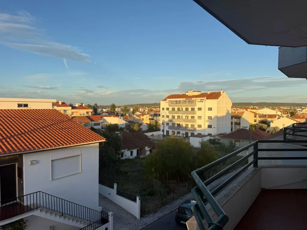 Apartamento T2 com possiblidade de T4, Entroncamento - Image 3