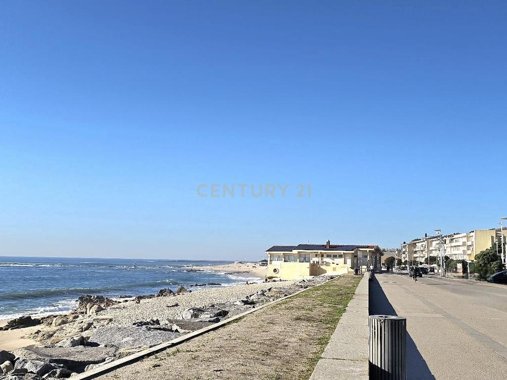 Moradia T4 Bi-Familiar em Primeira Linha de Mar – Vila do Conde - Image 29