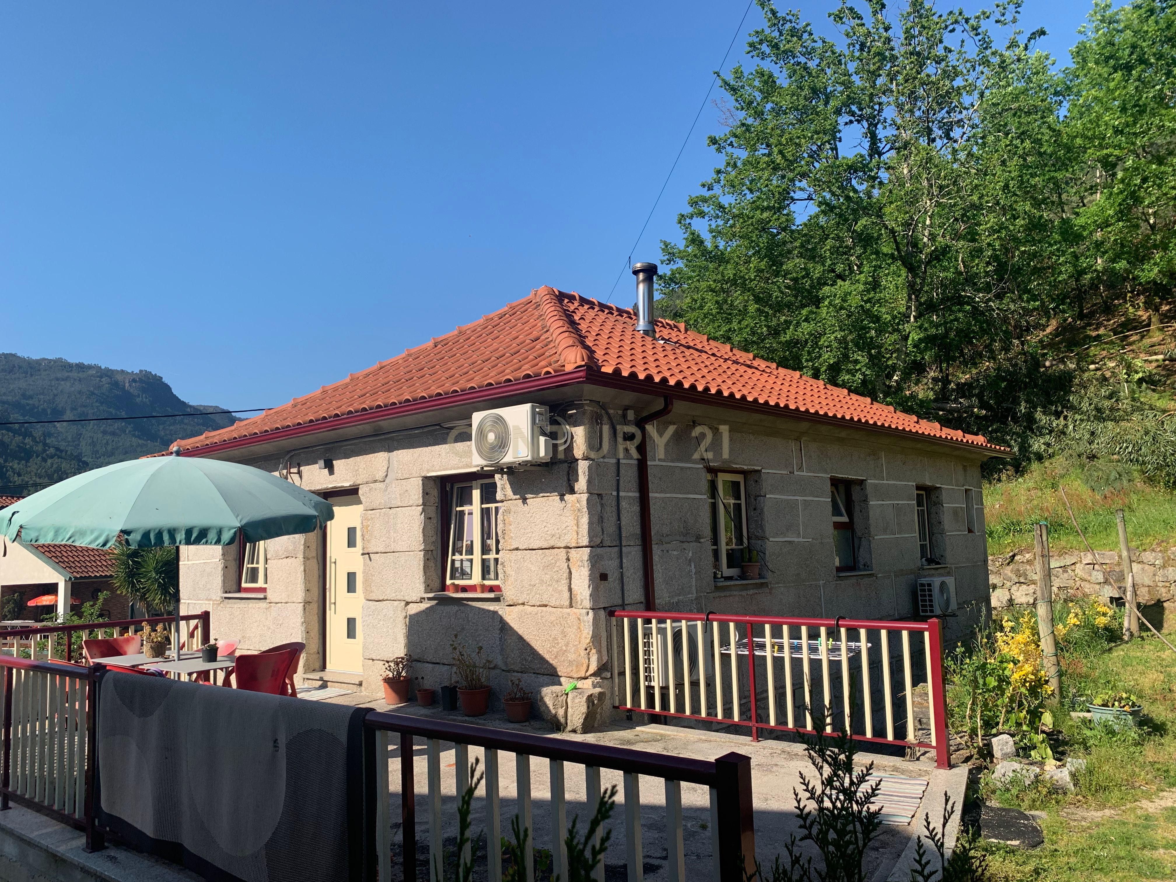 Casa com 3 Apartamentos na Vila do Gerês e 1000 m2 terreno - Image 36