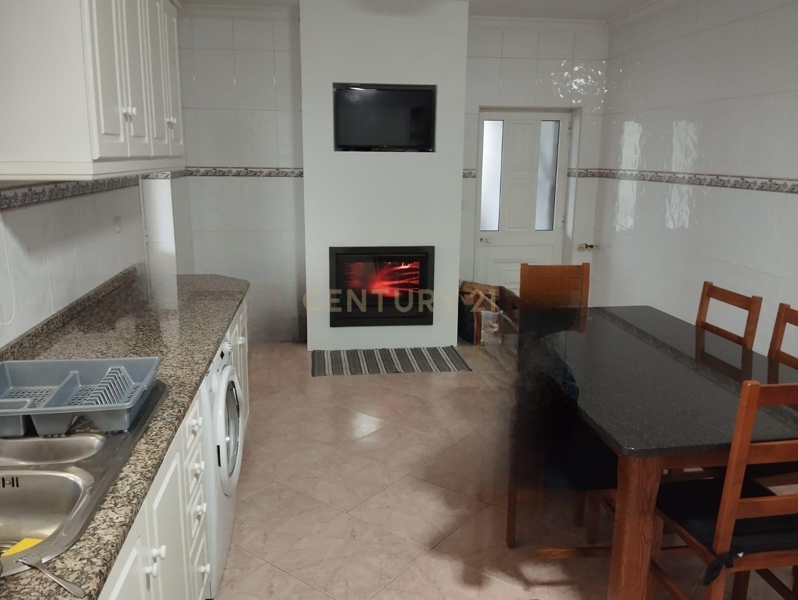 Casa T3 em Fafe com Garagem e Adega - 240.000€ - Image 2
