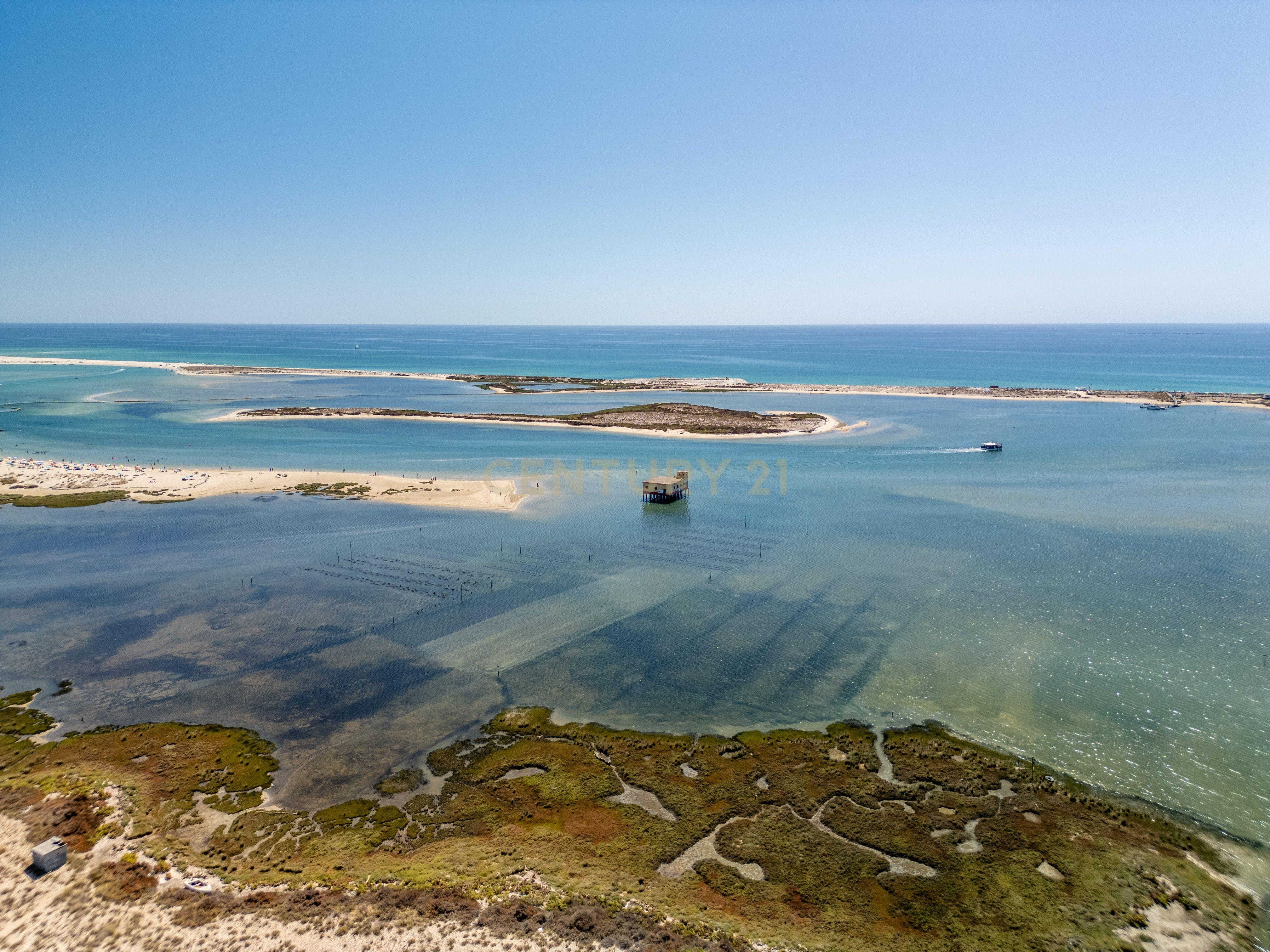 Fotografia 5 de A Pérola da Ria Formosa | T2 de Luxo na Fuseta, Com Uma Vista Absolutamente Única Sobre a Ria Formosa