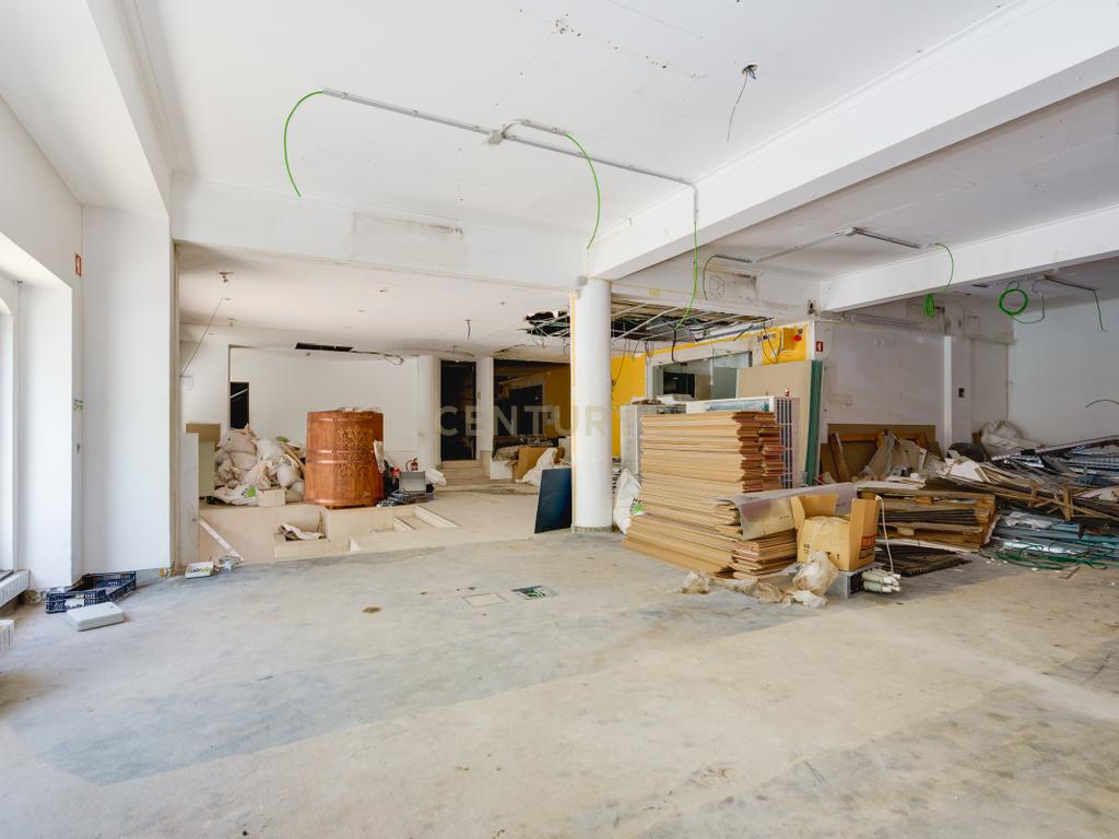 Prédio de Serviços em Alcântara – Projeto Aprovado para Aparthotel com 15 Unidades | Próximo ao LX Factory e Allo | Alcântara Lisbon Offices - Image 4