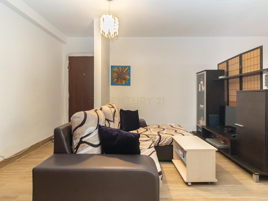 Apartamento T1 em Santo António da Charneca, Barreiro - Image 7