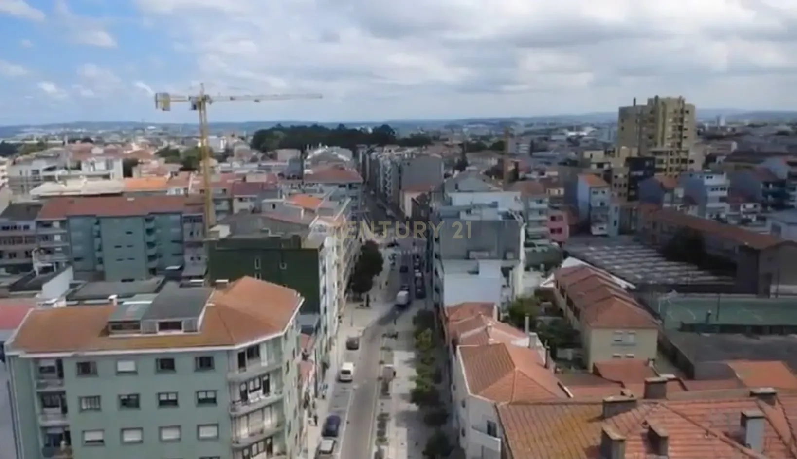 Fotografia 8 de Prédio para reconstrução em Faria Guimarães