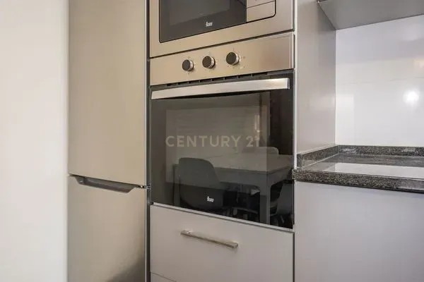 Apartamento T3 construído em 2019, com Varanda e Parqueamento, em Setúbal - Image 6