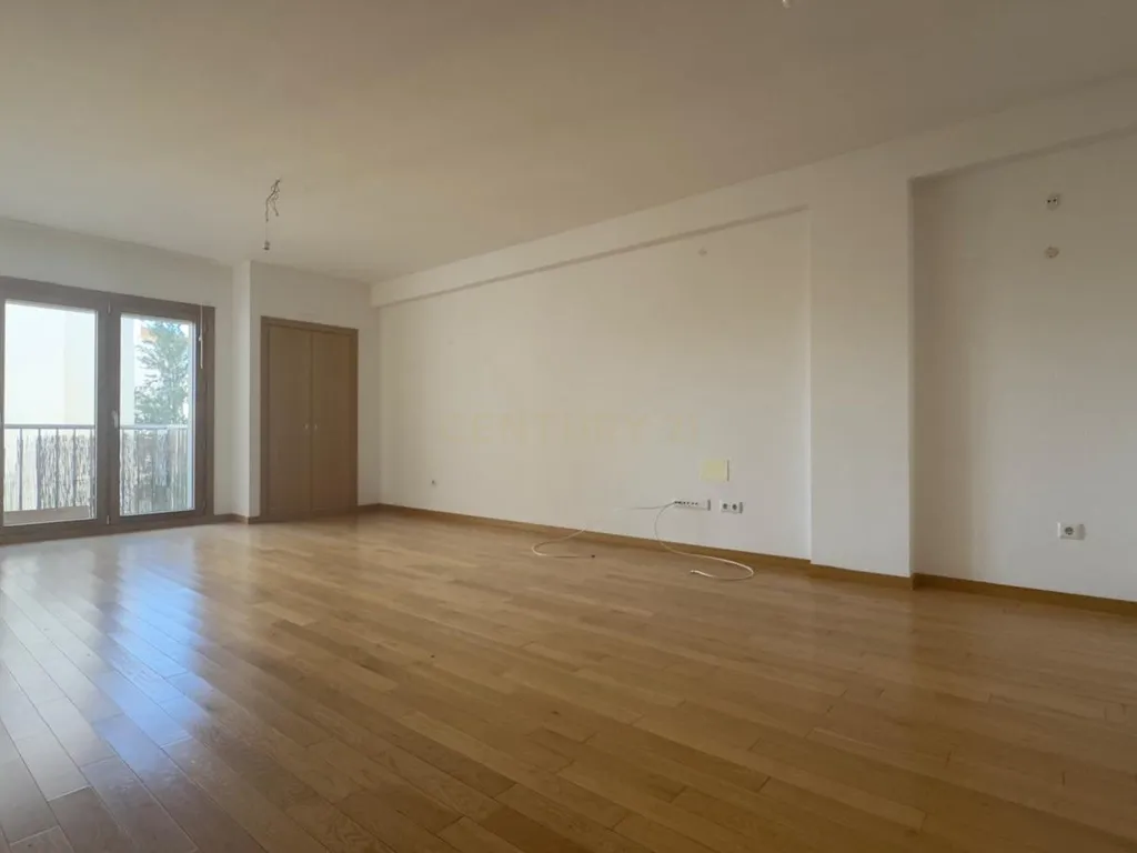 Apartamento T3 na Alta de Lisboa com Box para 2 Viaturas - Image 1