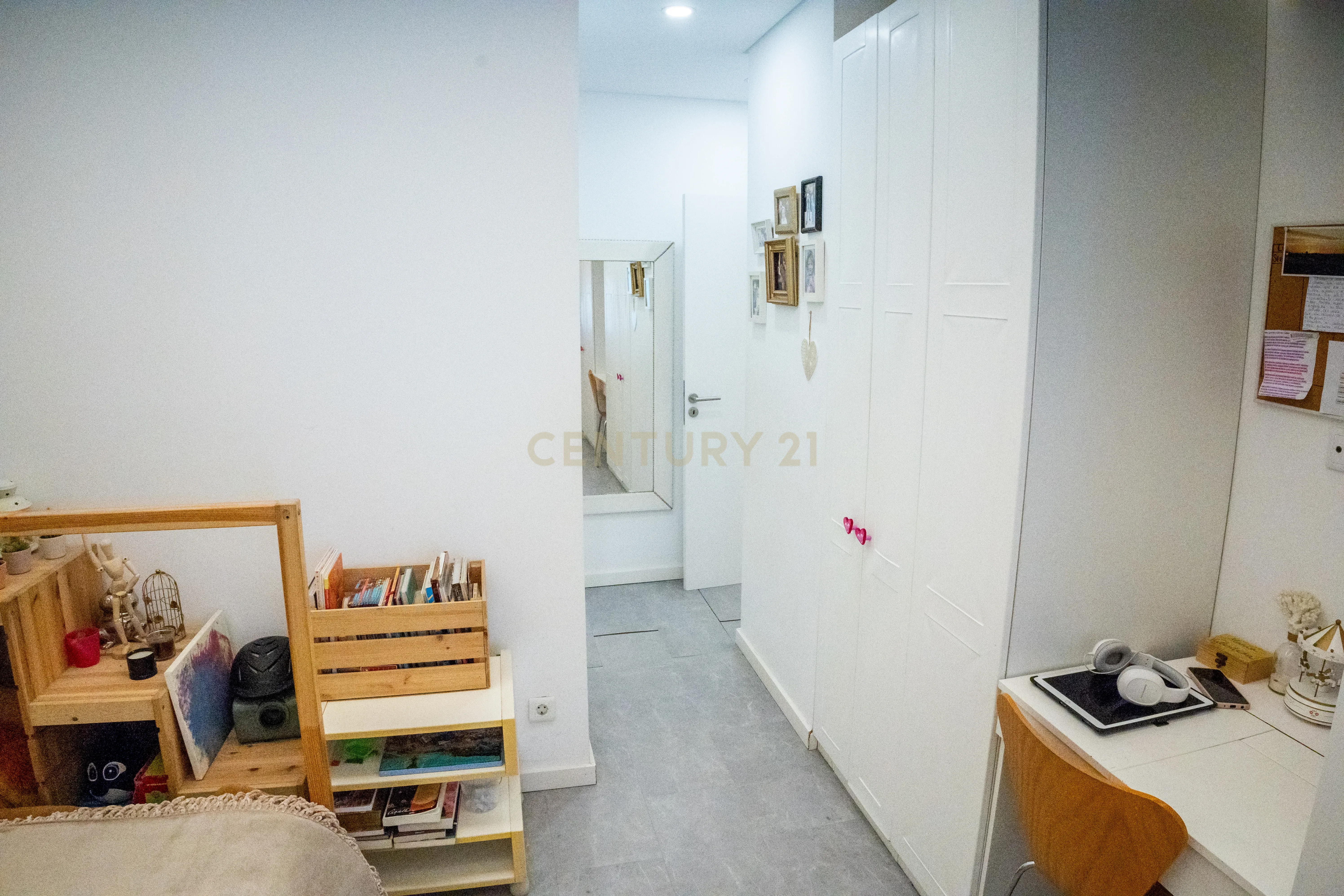 Apartamento T3 Renovado em São Domingos de Benfica – Conforto e Funcionalidade - Image 40