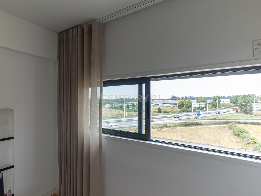 T2 Remodelado e Mobilado em Perafita, Matosinhos com Vista Panorâmica - Image 14