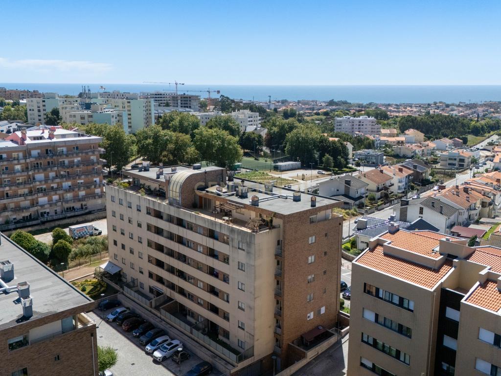 T4 com terraço de 120m² e vistas de mar e rio | Canidelo - Image 32