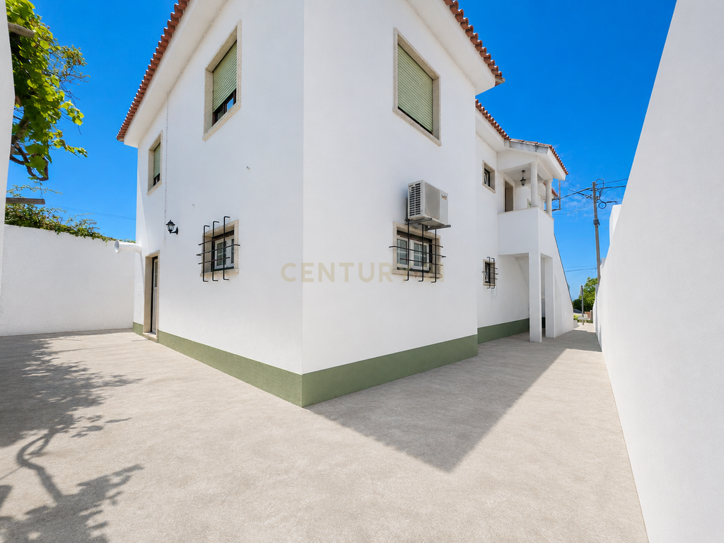 Duas Casas Numa Só: Espaço, Centralidade e Natureza em Palmela - Image 48