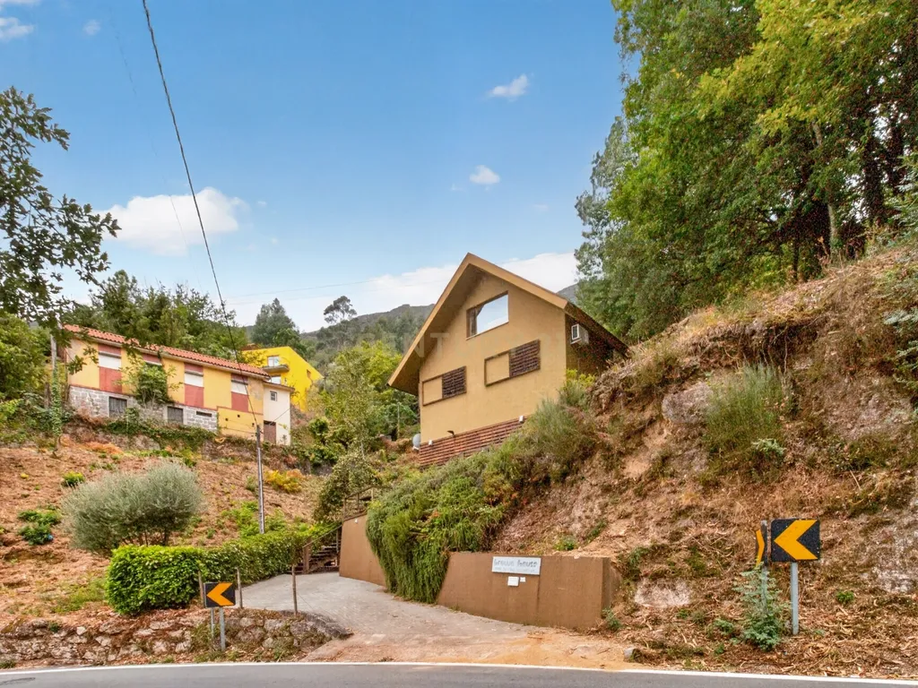 Investimento Raro no Gerês – Propriedade com 3 Apartamentos Independentes e Vista Deslumbrante para a Albufeira da Caniçada - Image 26