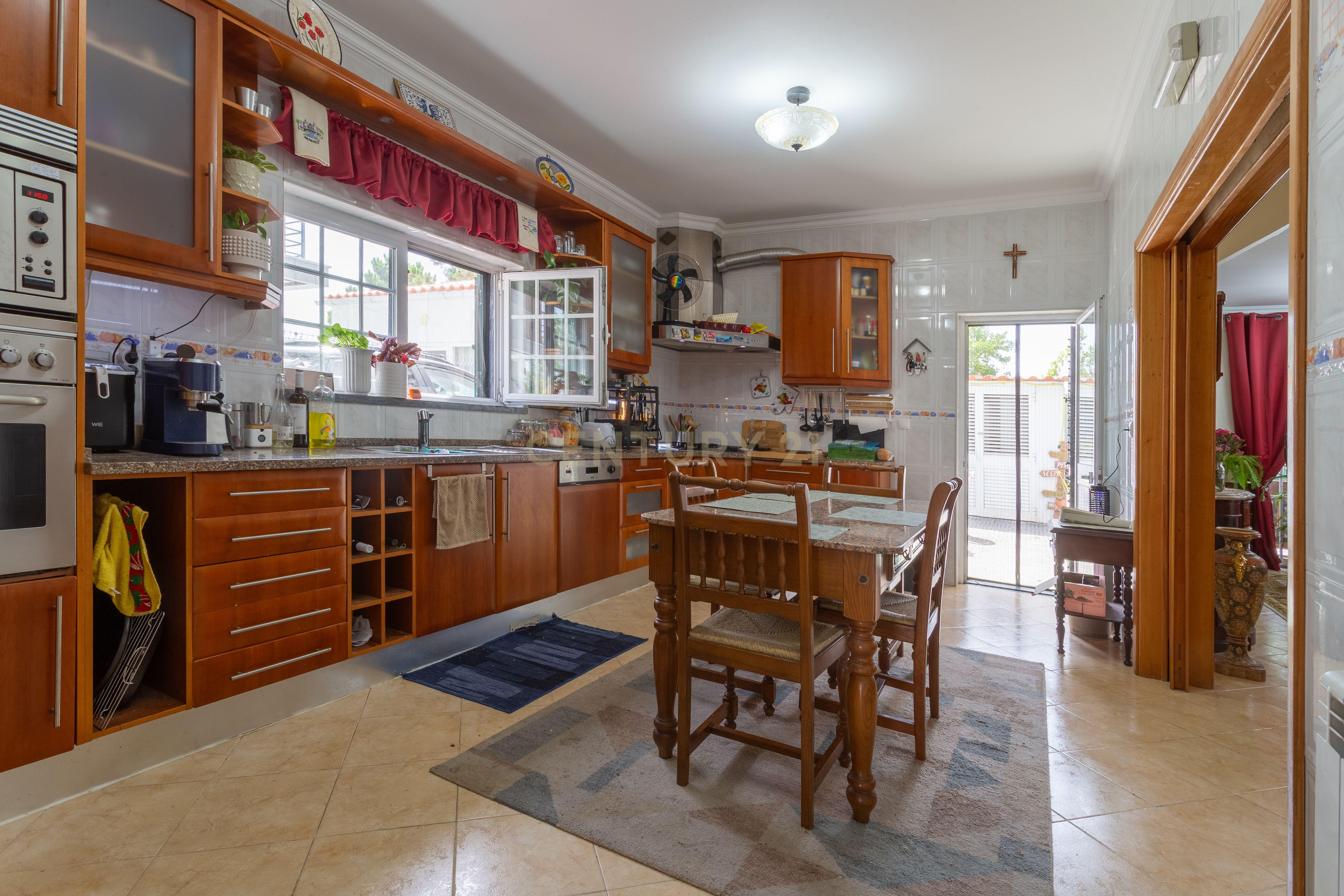 Fotografia 10 de Moradia Isolada T4 na Quinta do Anjo – Conforto, Espaço e Eficiência Energética