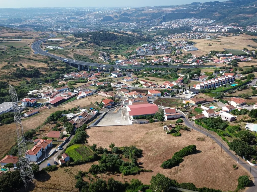 Terreno Rústico com 14.440 m² em Loures – Vista Desafogada, Exposição Solar e Acessos Diretos - Image 9