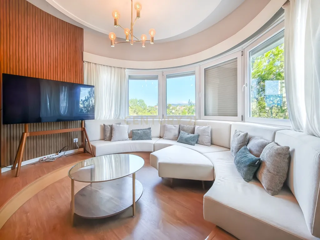 Apartamento T1+1 Remodelado com Elevador | Pampilheira | Cascais - Image 18