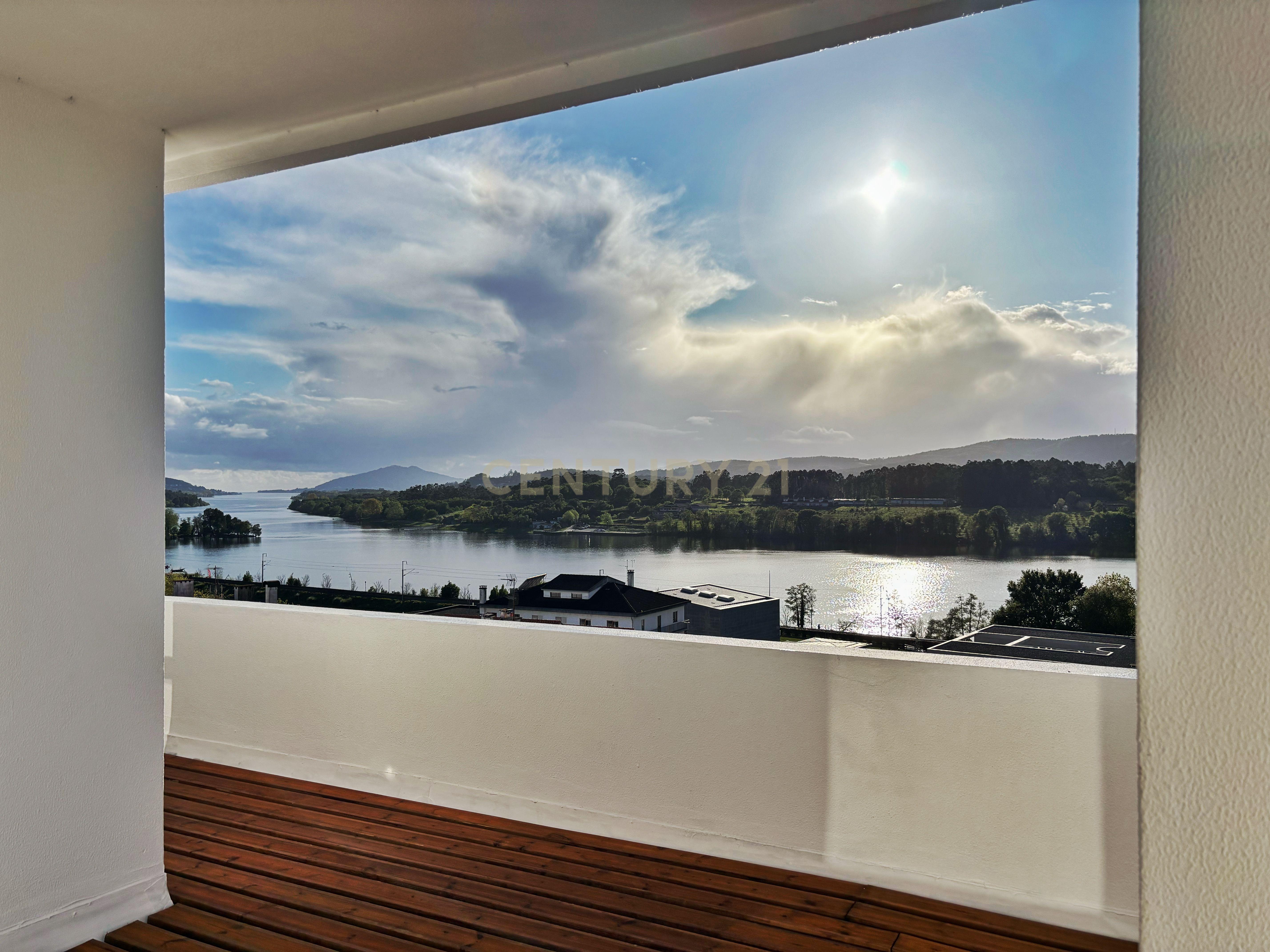 Penthouse T3 com amplo terraço vista Rio e Serra - Vila Nova de Cerveira - Image 16