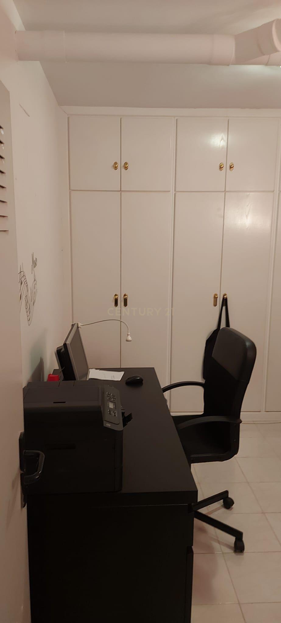 Casa Térrea em Málaga com Jardim e Piscina em Comunidade Fechada - Image 28