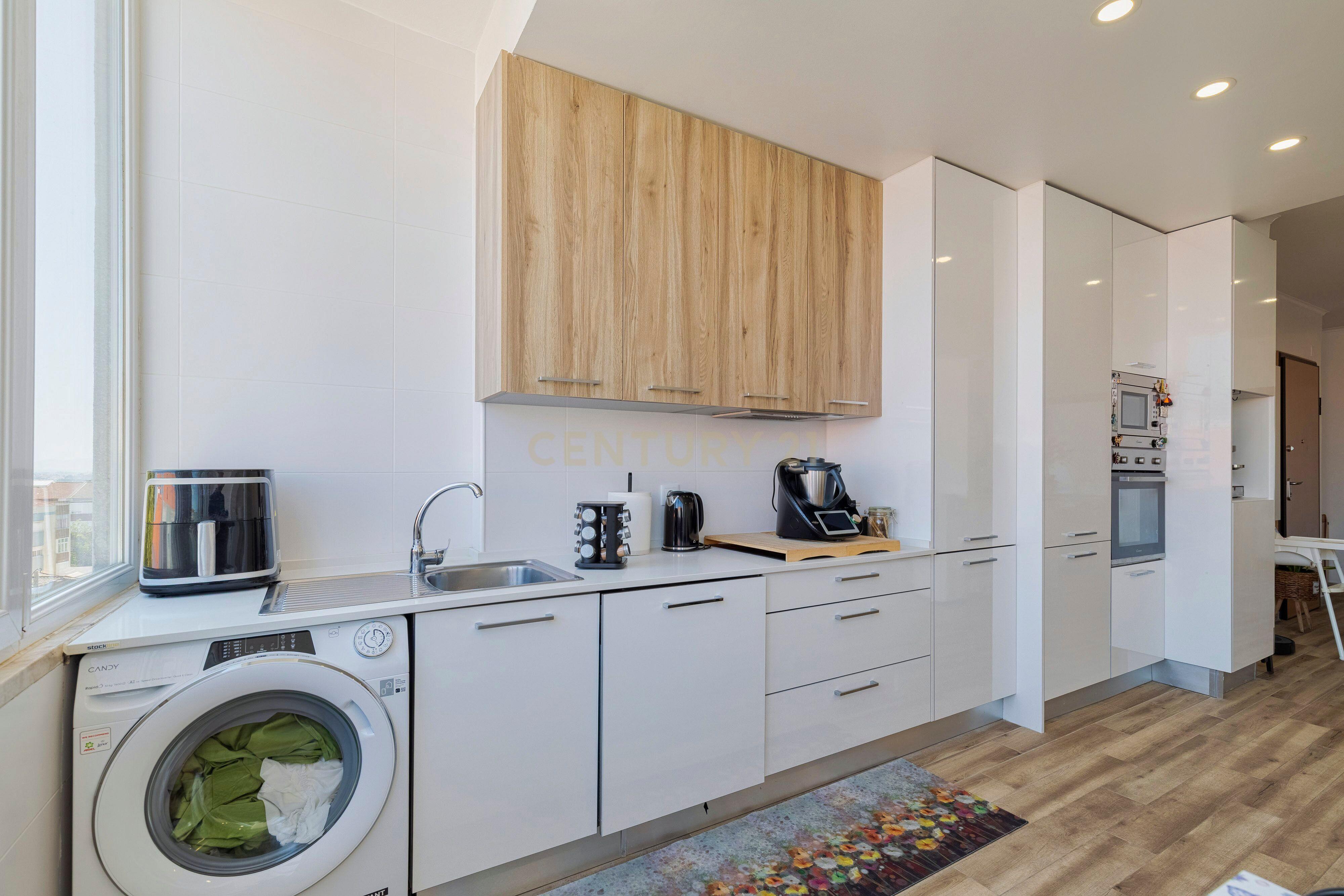 Fotografia 5 de Apartamento T3 com varanda  no Feijó