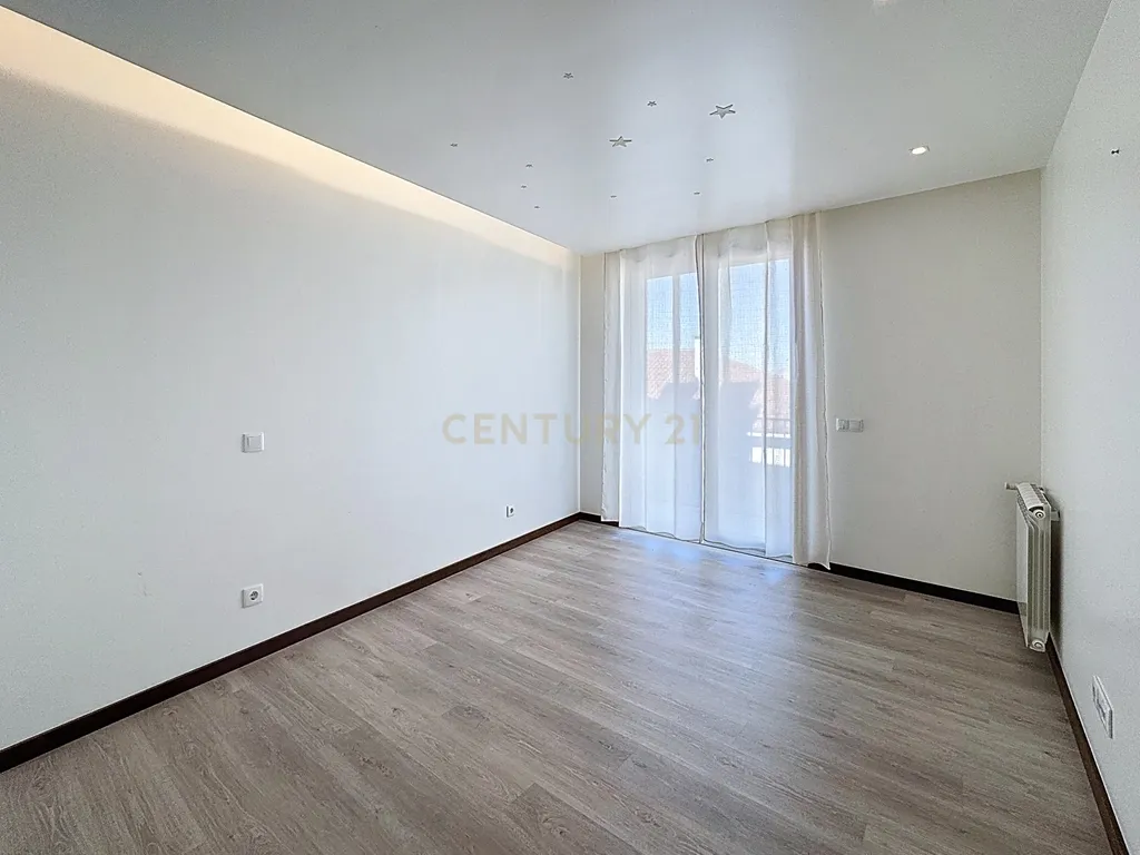 Penthouse T2 com Terraço e Piscina Privativa – Sítio da Nazaré - Image 38