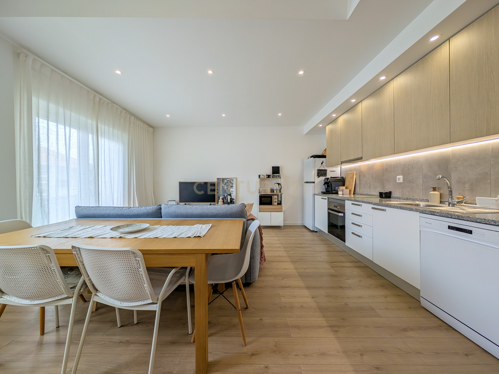 Apartamento de 3+1 assoalhadas totalmente renovado. - 2 Varandas - Image 6