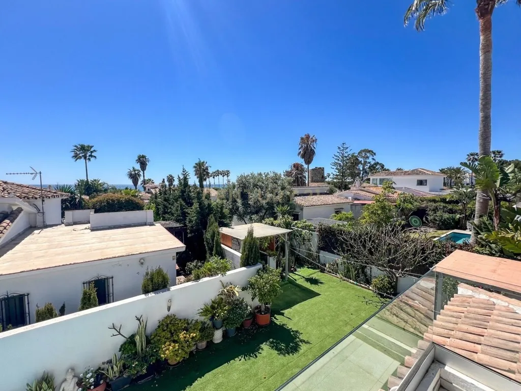 Elegante moradia de 3 quartos com vista para o mar em Costalita, Marbella - Image 45