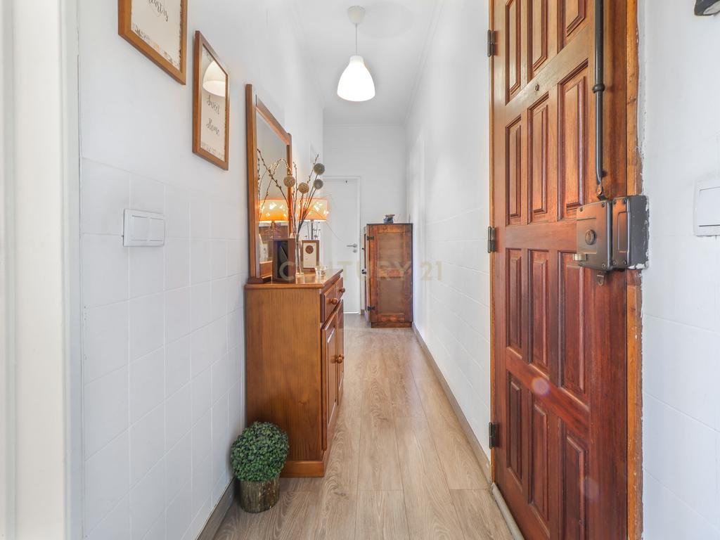 Apartamento T2 em zona central inserido em prédio com 2 elevadores | Praceta da Meia Laranja, Setúbal - Image 17