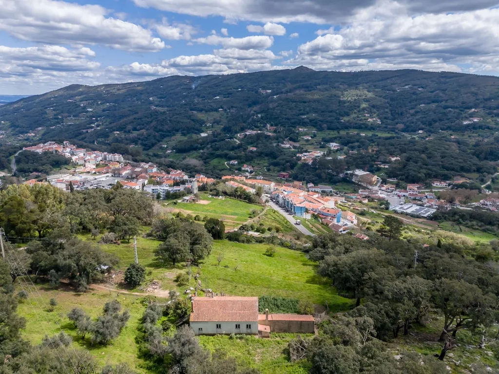 QUINTA COM 2,5 HECTARES EM ZONA CENTRAL DE MONCHIQUE - Image 47