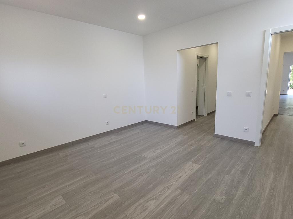 Arrendamento de apartamento T2 renovado com suite - Cova do Ouro - Coimbra - Image 17