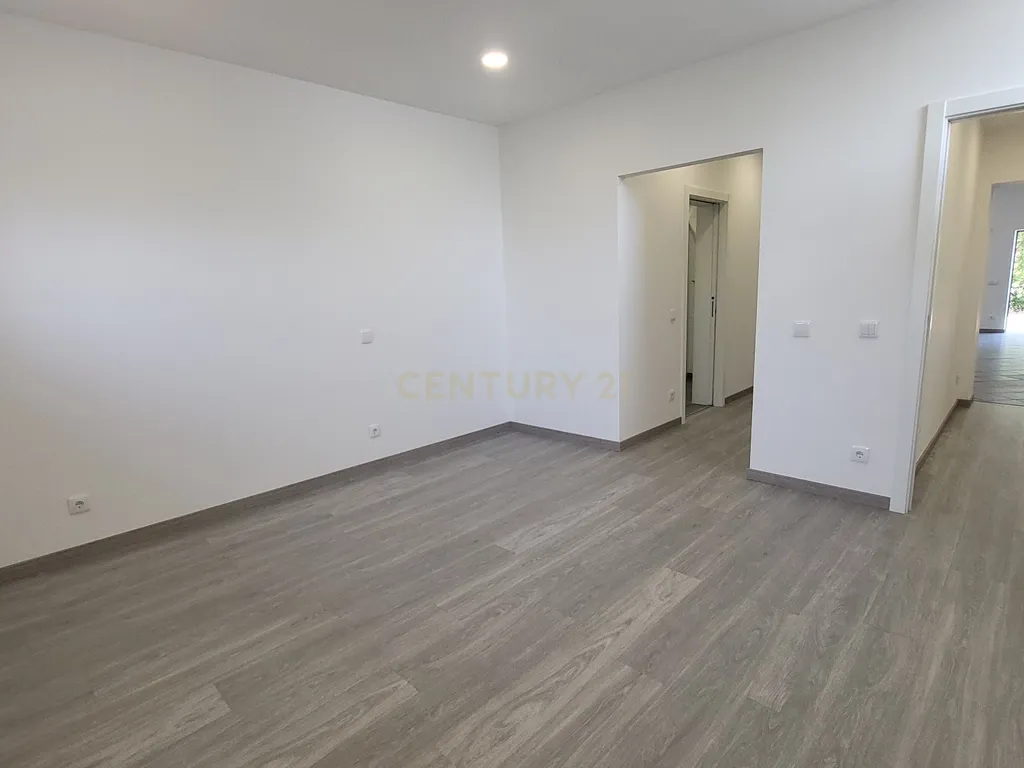 Arrendamento de apartamento T2 renovado com suite - Cova do Ouro - Coimbra - Image 17