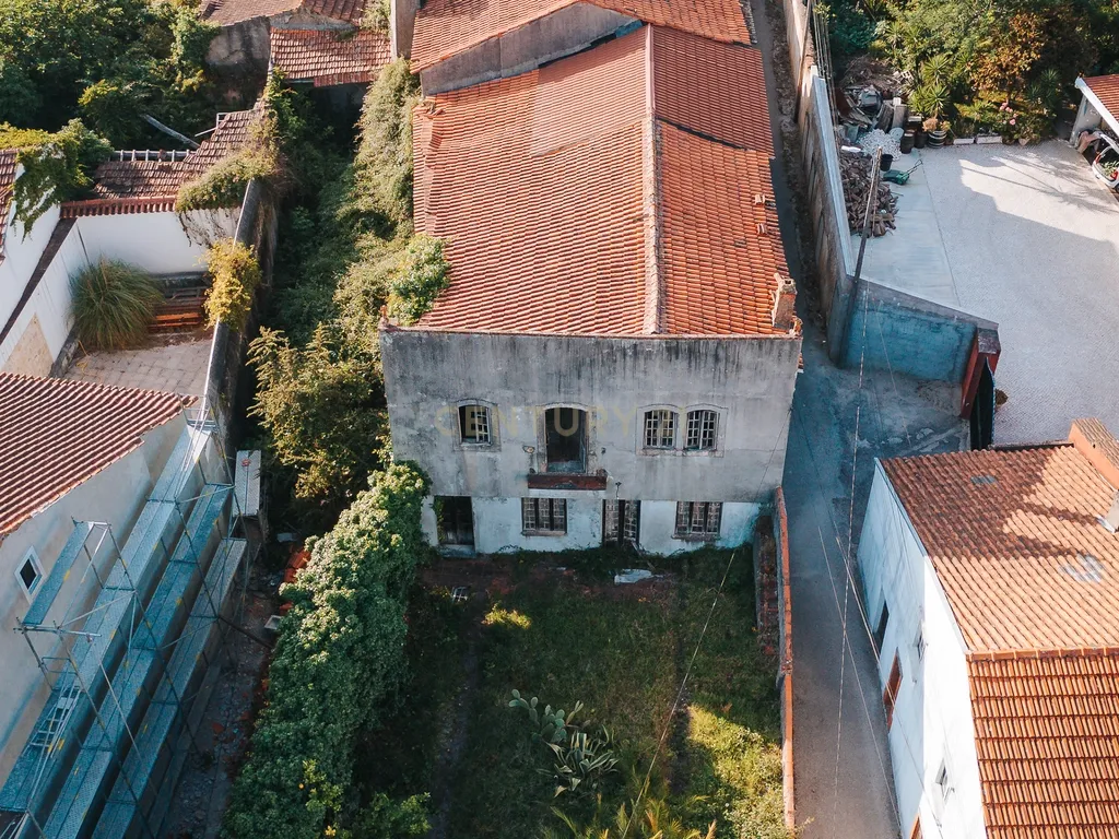 Casa para Recuperar em Vacariça, Mealhada - 677m² - Image 1
