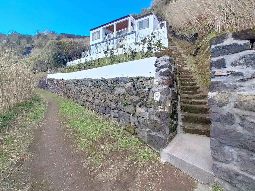 Terreno Agrícola em Povoação com Árvores Frutíferas e Jardim - Image 3