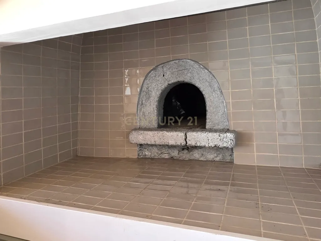Moradia T2 com amplo terreno na Calheta - Image 9