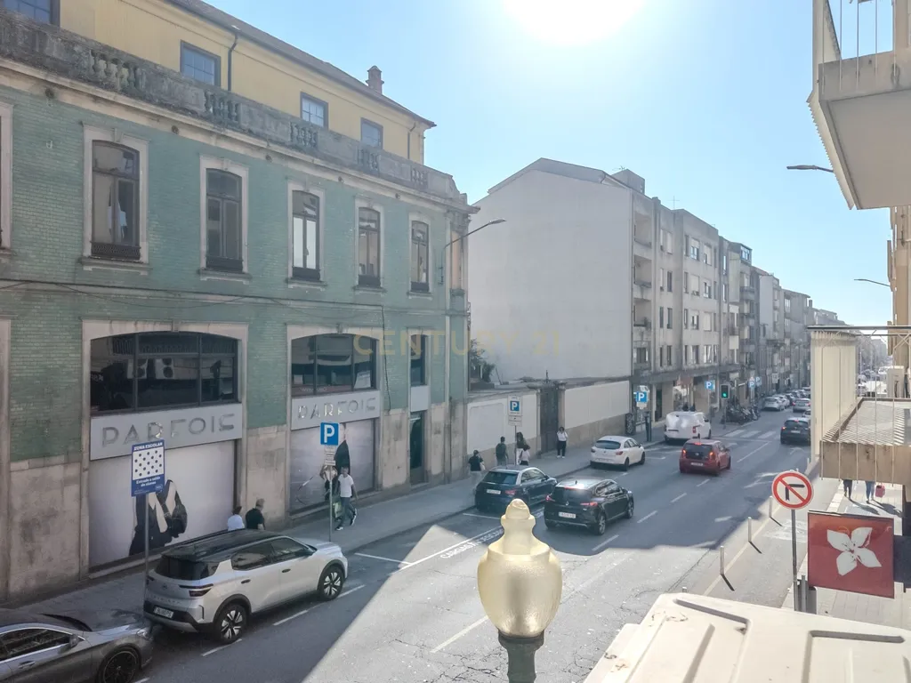 IMÓVEL PARA ARRENDAR PRAÇA MARQUÊS DE POMBAL - Image 20