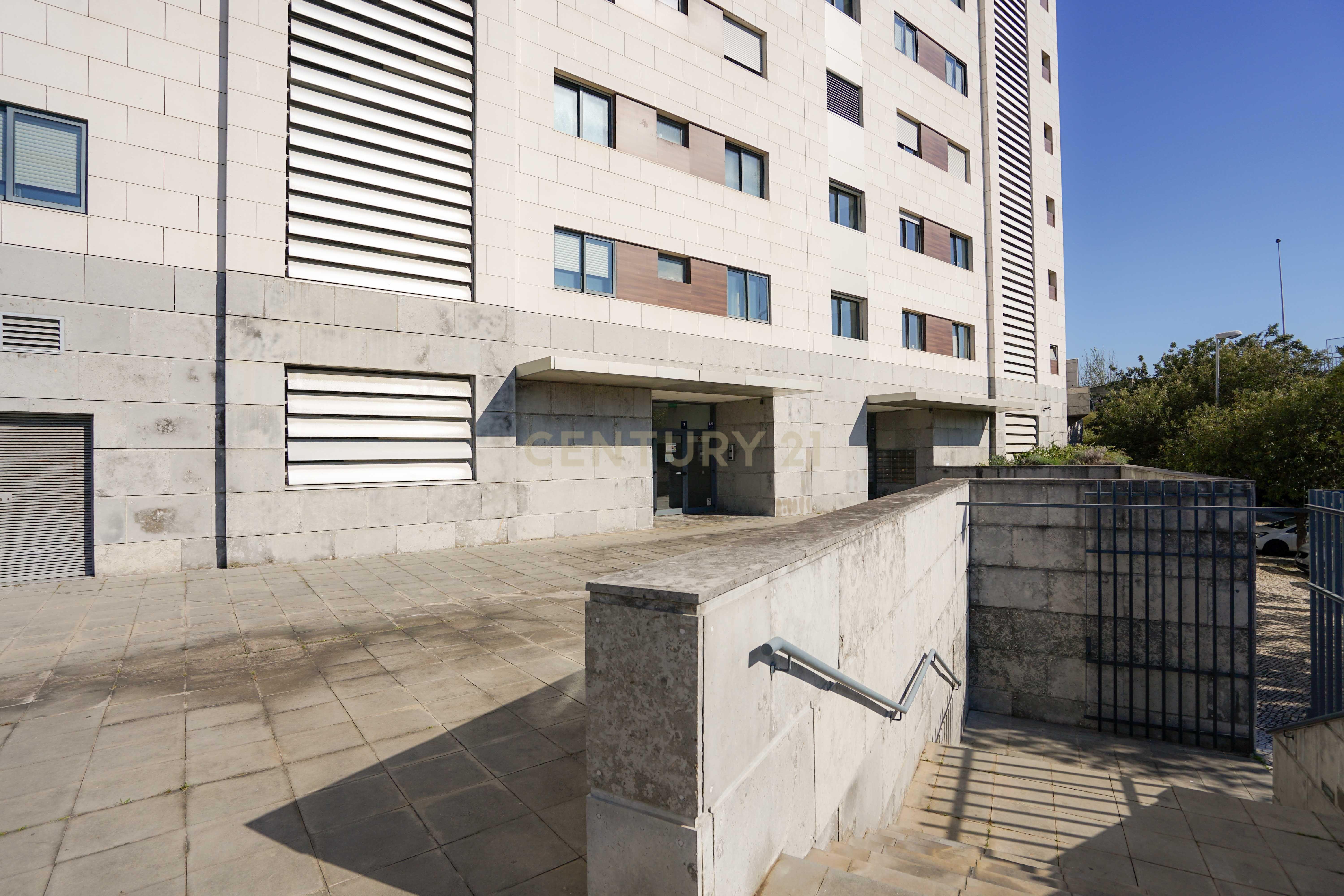 Apartamento T1 com Vista Panorâmica sobre o Rio Tejo – Parque das Nações, Lisboa - Image 23