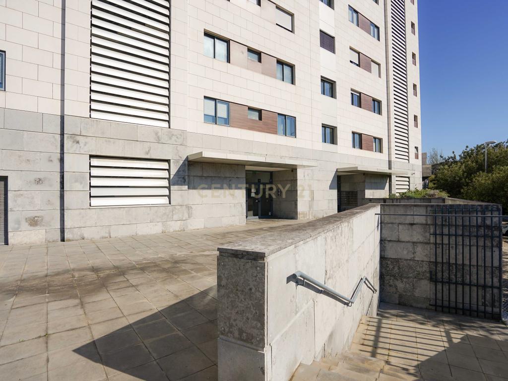 Apartamento T1 com Vista Panorâmica sobre o Rio Tejo – Parque das Nações, Lisboa - Image 23