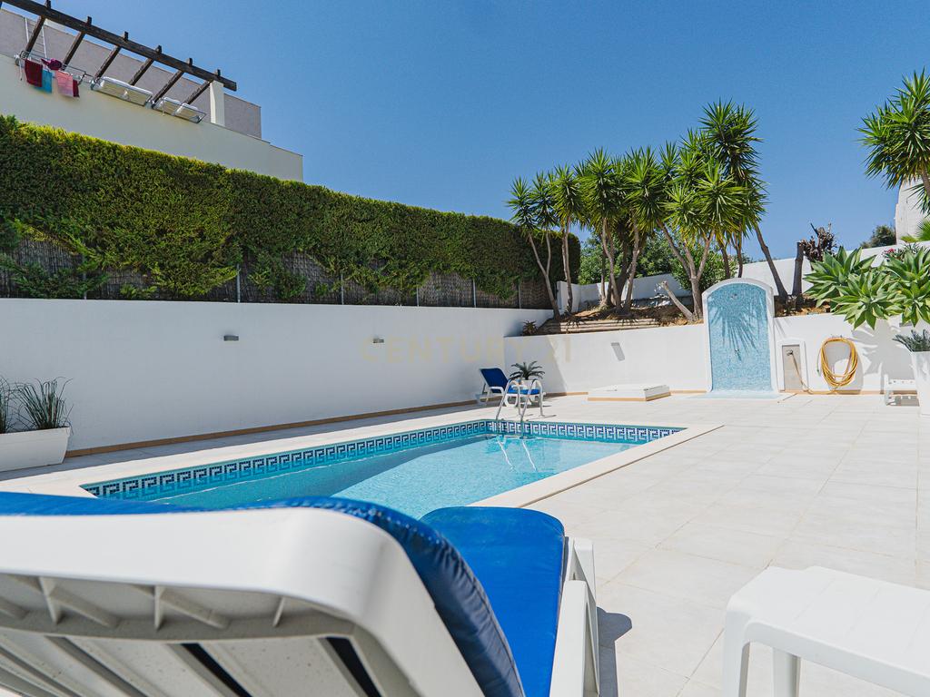 Moradia com 3 Quartos com Piscina - Urbanização Quinta do Rogel - Alcantarilha - Algarve - Image 4