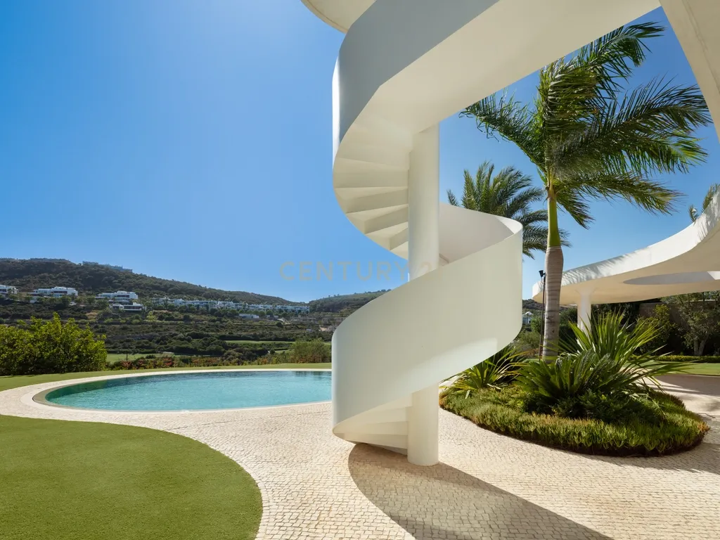 Villa de Golfe na Primeira Linha 7: Uma Obra-Prima Escultural da Arquitetura Visionária na Finca Cortesin - Image 11