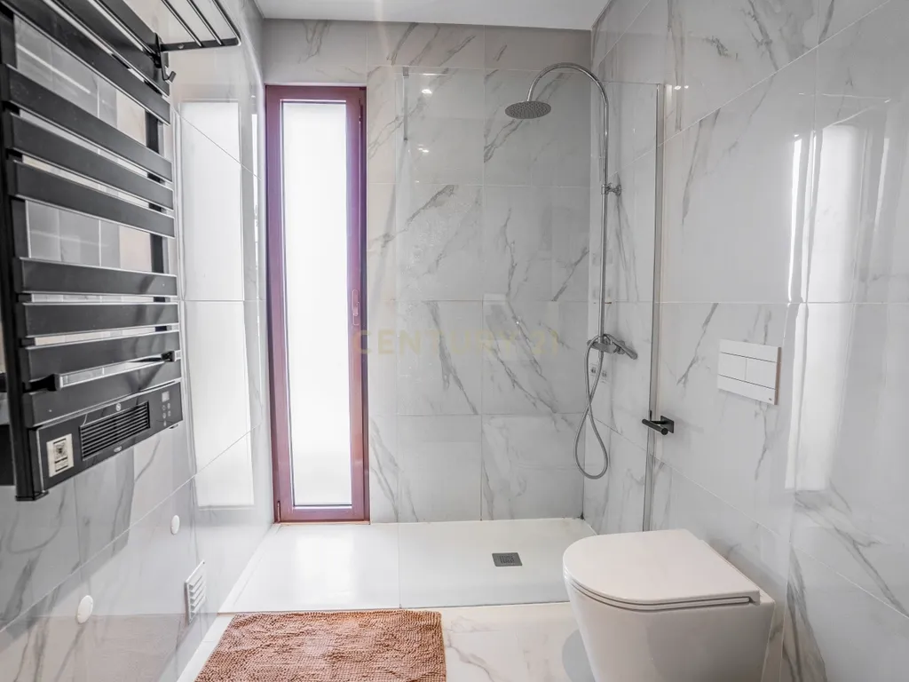 Moradia T3 Semi nova em Caldas da Rainha - Image 22