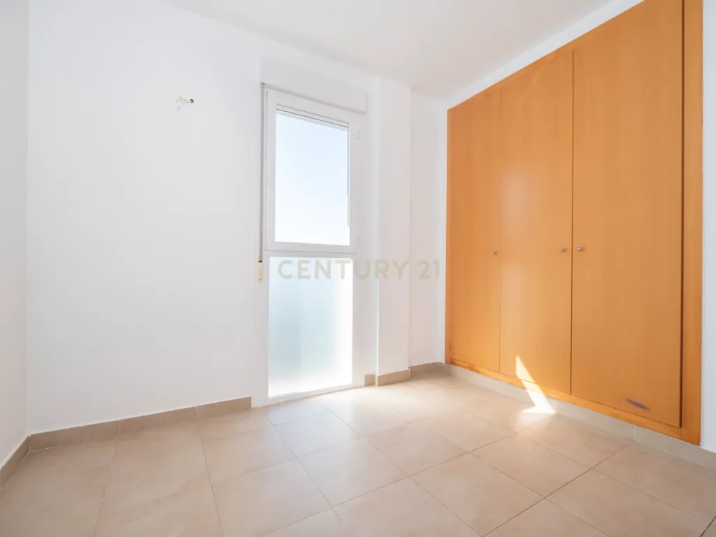 Luxuosa Moradia em Ibiza com Vista Mar e Piscina Privada - Image 17