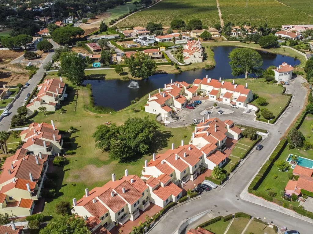 Moradia T3 no Condomínio Varandas do Golfe do Montado – Segurança, Conforto e Estilo de Vida Exclusivo - Image 90