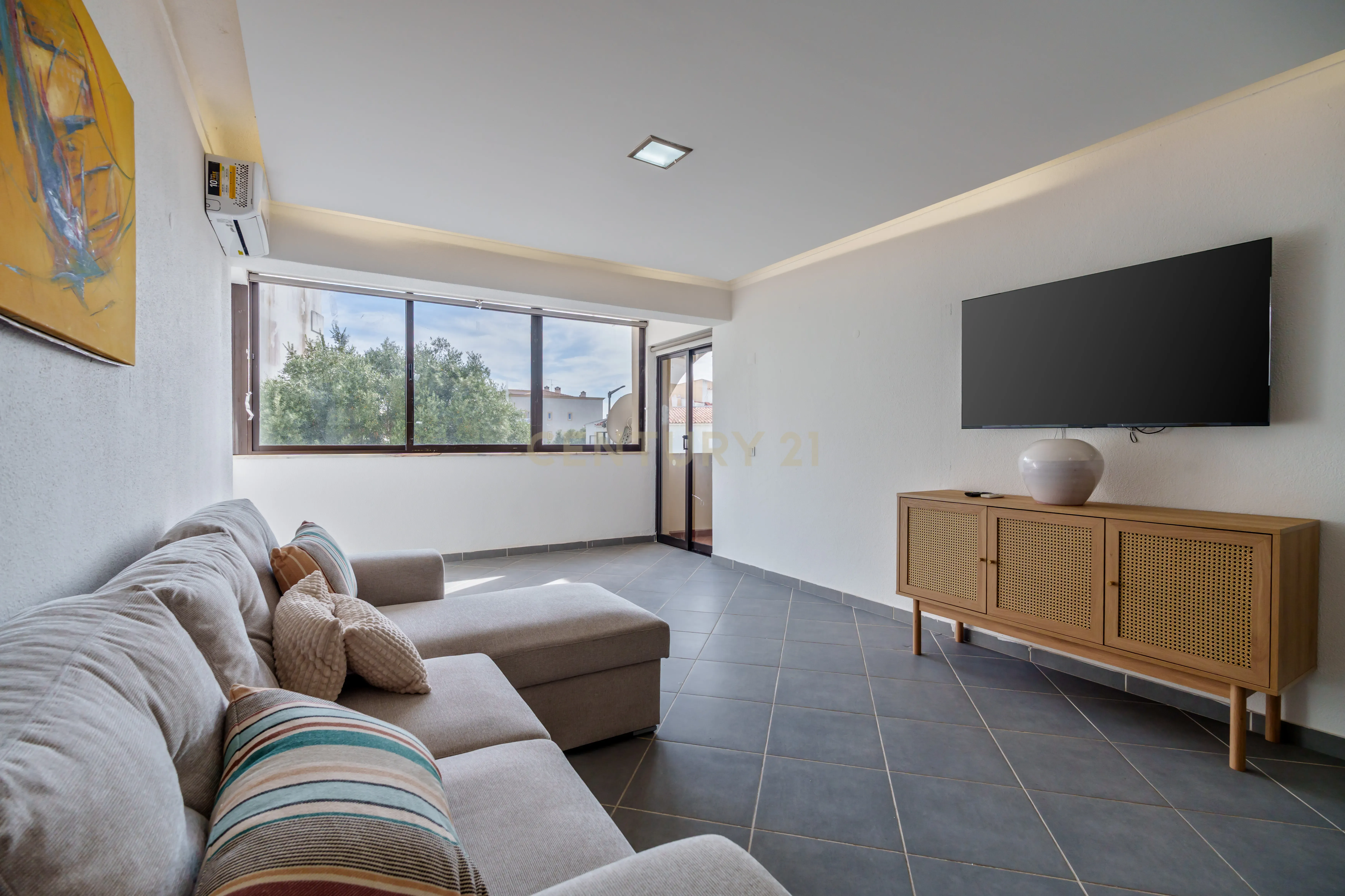 Fotografia 3 de Apartamento T1 remodelado com piscina (Chave na Mão). Areias S. João , Albufeira