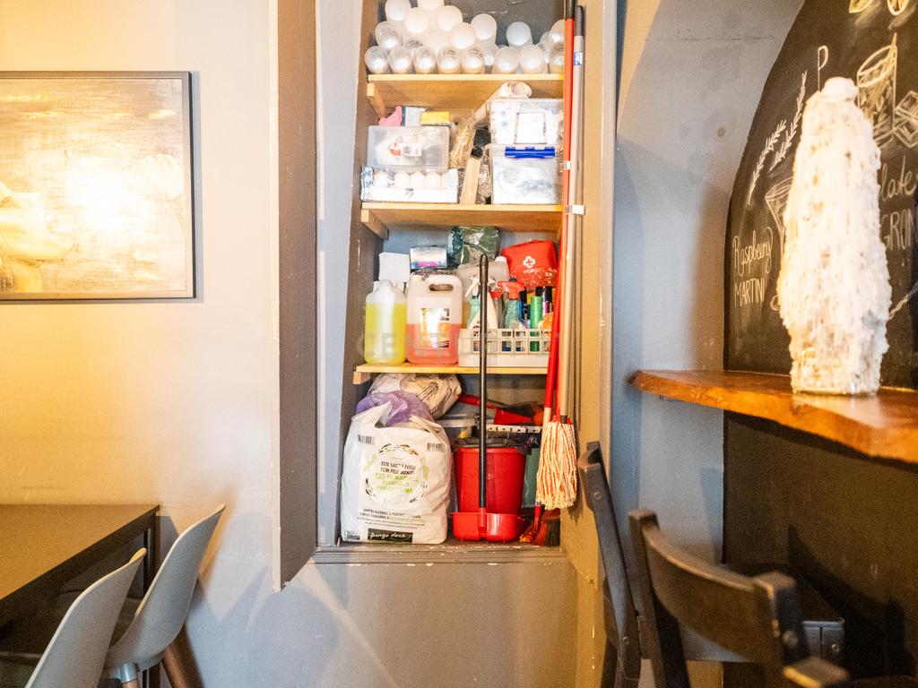 Restaurante Pronto a Funcionar na Emblemática Rua da Bica – Uma Oportunidade Única no Coração de Lisboa - Image 22