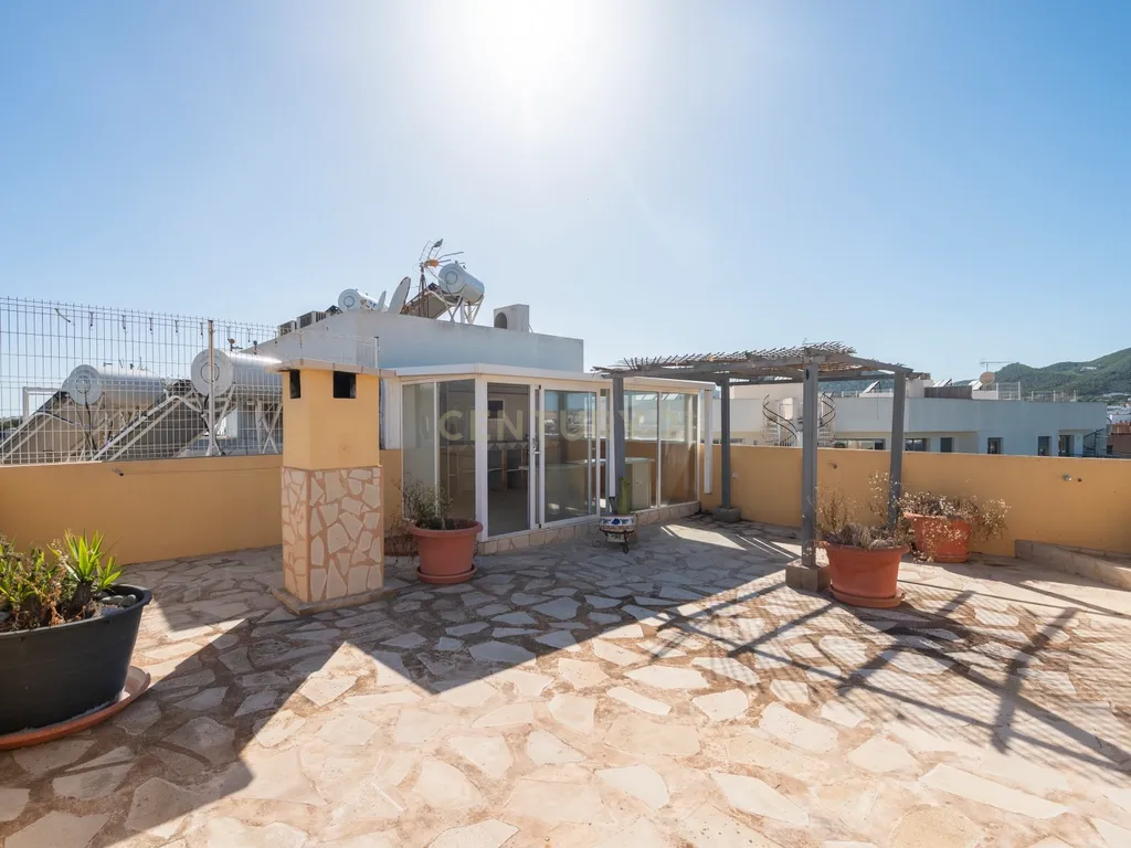 Luxuosa Moradia em Ibiza com Vista Mar e Piscina Privada - Image 34